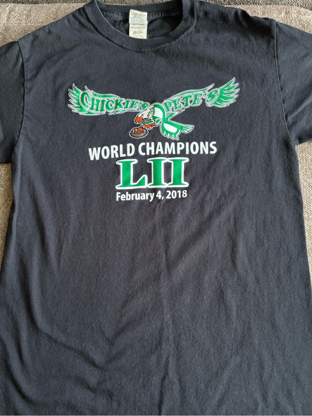 Gildan Chickies & Pete Black Philadelphia Eagles Super Bowl Shirt